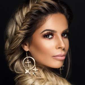 Laura Lee Birthday, Real Name, Age, Weight, Height, Family, Facts